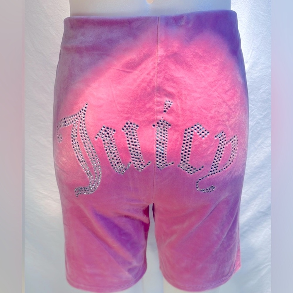 Juicy Couture Pink Velour Shorts with Rhinestone Logo
E12